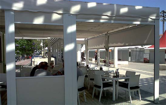 <B>1013</B> Vertical Awning with guides