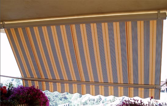 <B>4010</B> Semi Cassette awning with stight line arms